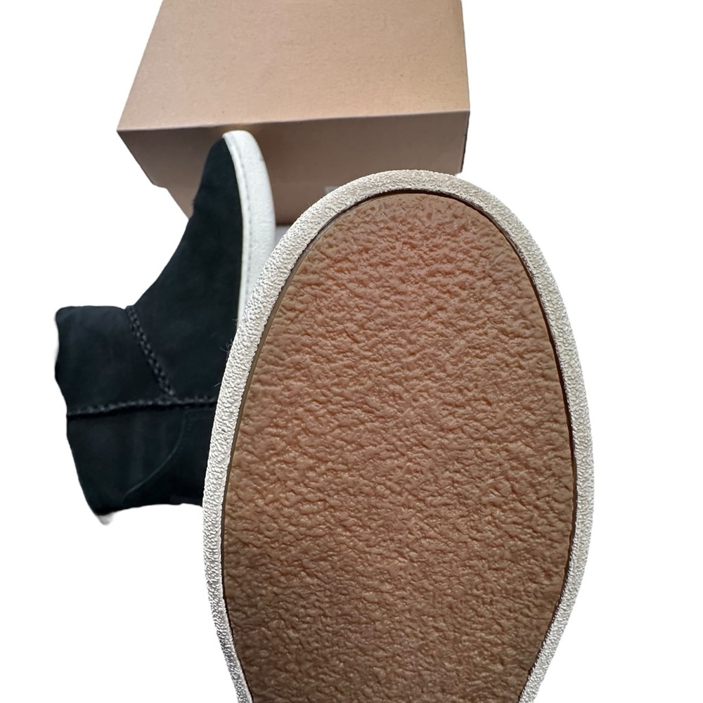 UGG Women's Black Mika Classic Sneaker Size 8 - Picture 10 of 16